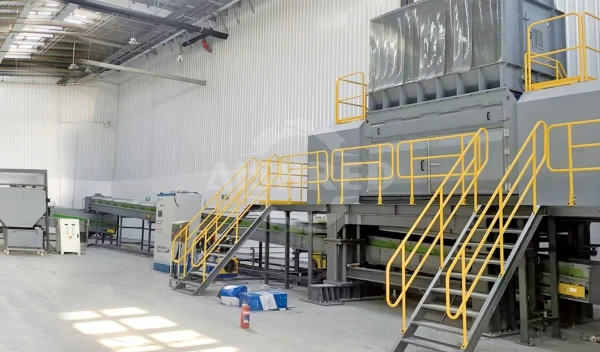UAE PP/PS Plastic Hanger Recycling with Customized Single-Shaft Grinder & Magnetic Separator