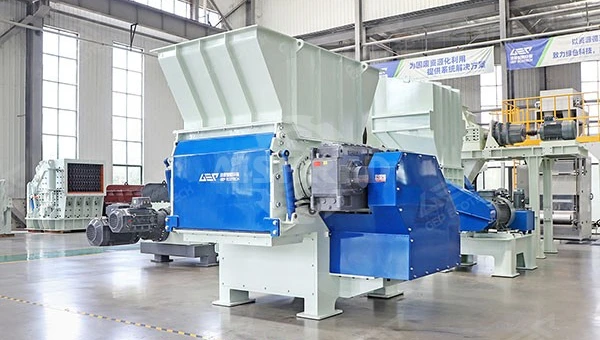 Should I Use a Single-Shaft Shredder Or a Double-Shaft Shredder for Circuit Board Crushing?