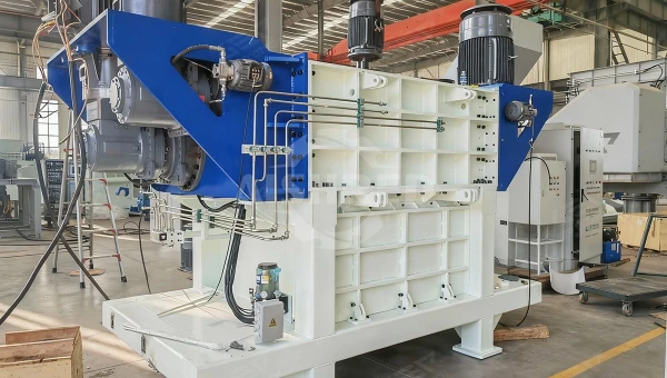 Four Shaft Shredder: An Industrial Recycling Project