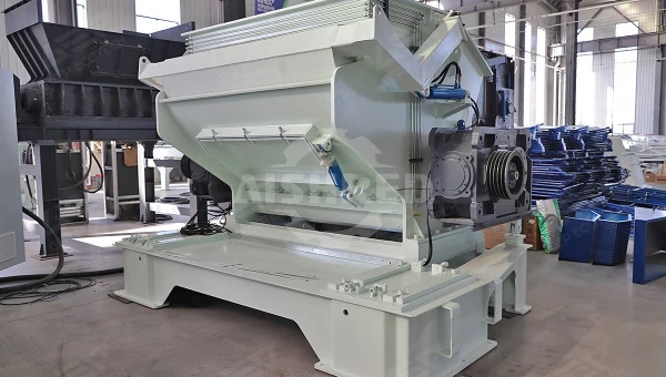 GEP ECOTECH's GSE Series European Version Single Shaft Fine Shredder as a Alternative to Lindner Equipment