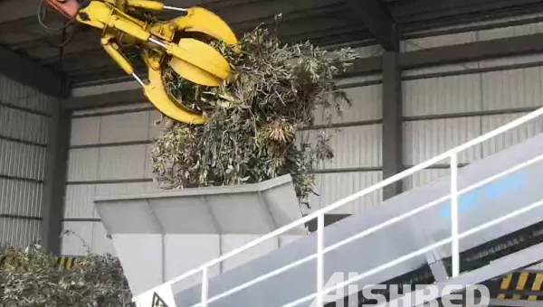 Twin-Shaft Shredder for Processing Green Waste and Biomass