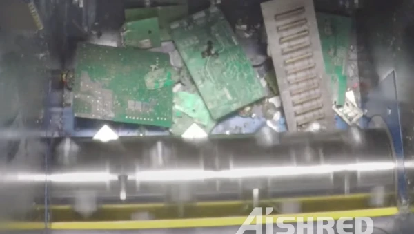 Should I Use a Single-Shaft Shredder Or a Double-Shaft Shredder for Circuit Board Crushing?