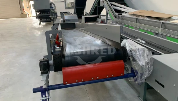 UAE PP/PS Plastic Hanger Recycling with Customized Single-Shaft Grinder & Magnetic Separator