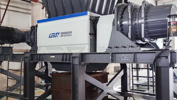 Shredder for Pre-processing and Co-processing MSW in the Cement Industry