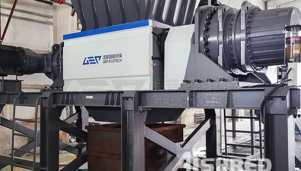 Shredder for Pre-processing and Co-processing MSW in the Cement Industry