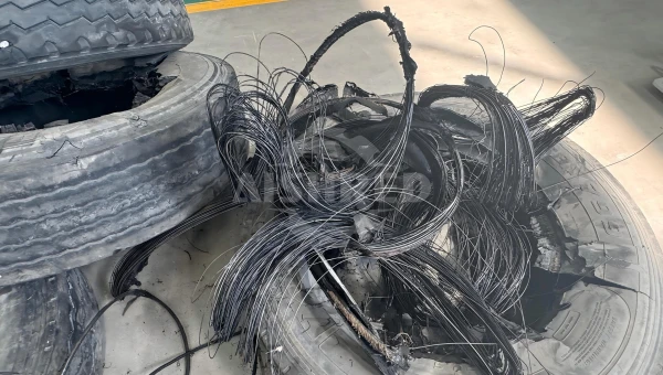 GEP ECOTECH Bi-directional Tire Debeader – Twice the Bead Wire Pulling Efficiency