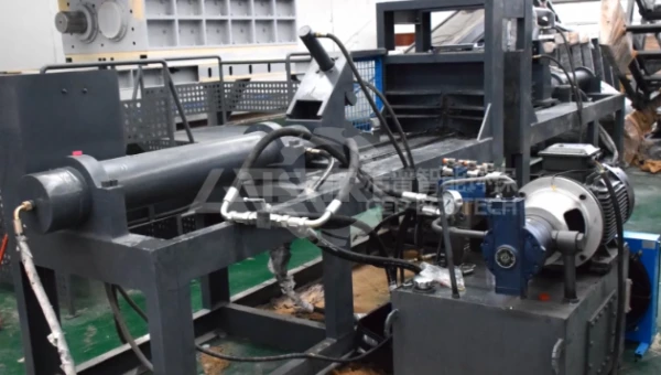 Comparison and Analysis of Three Main-Stream Tire Debeaders—Get Your Best Solution